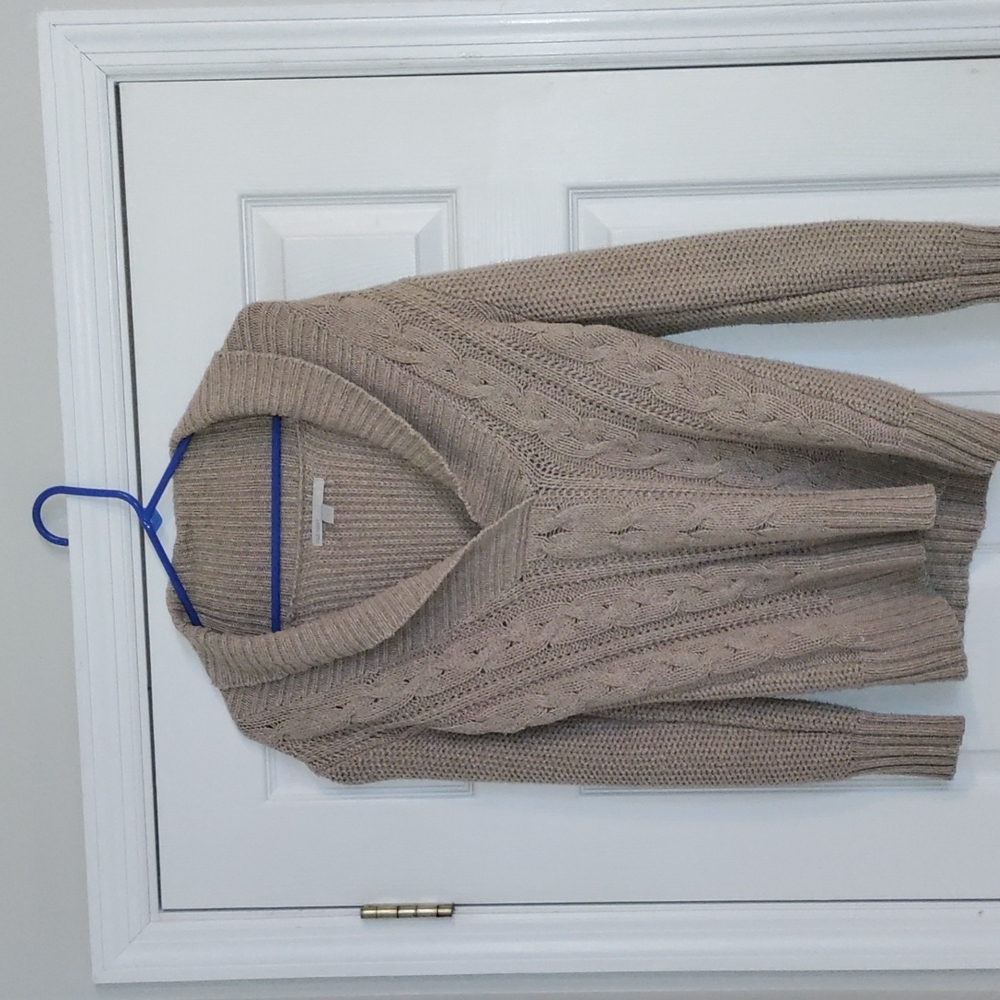 Women's tan v neck old navy sweater size medium
